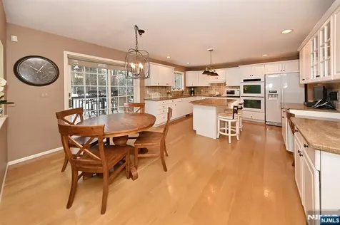 15 Drake Drive Hillsdale NJ 07642