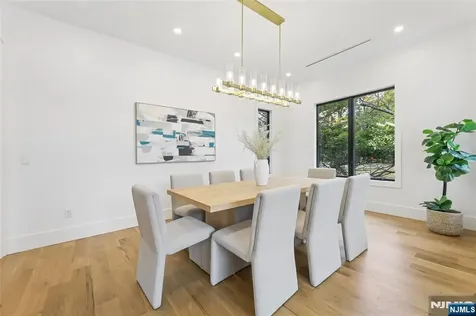 84 Depeyster Avenue Tenafly NJ 07670