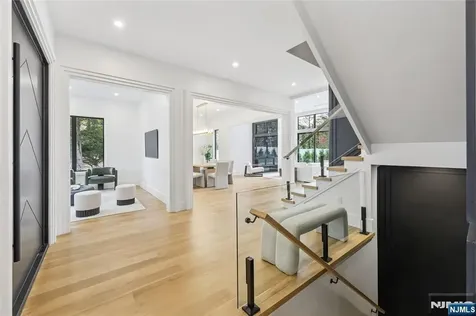 84 Depeyster Avenue Tenafly NJ 07670