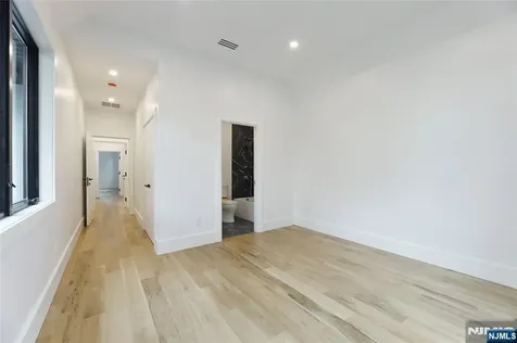 84 Depeyster Avenue Tenafly NJ 07670
