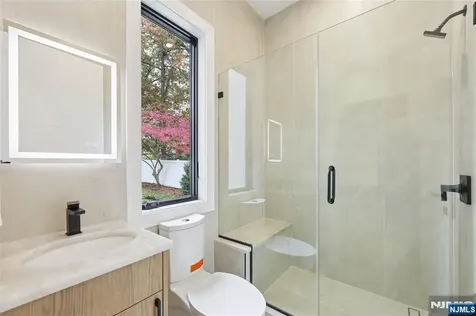 84 Depeyster Avenue Tenafly NJ 07670