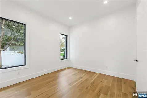 84 Depeyster Avenue Tenafly NJ 07670