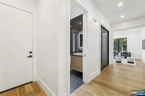 84 Depeyster Avenue Tenafly NJ 07670