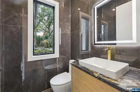 84 Depeyster Avenue Tenafly NJ 07670