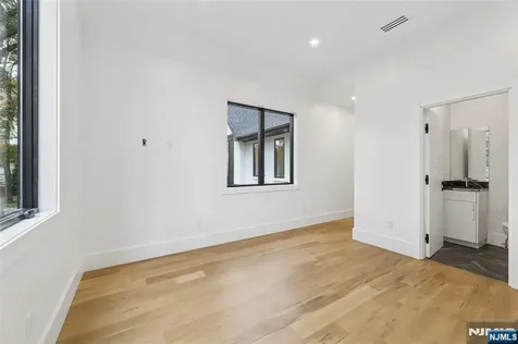 84 Depeyster Avenue Tenafly NJ 07670