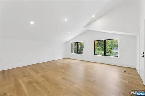84 Depeyster Avenue Tenafly NJ 07670