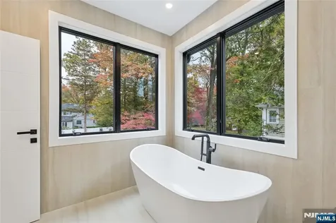 84 Depeyster Avenue Tenafly NJ 07670