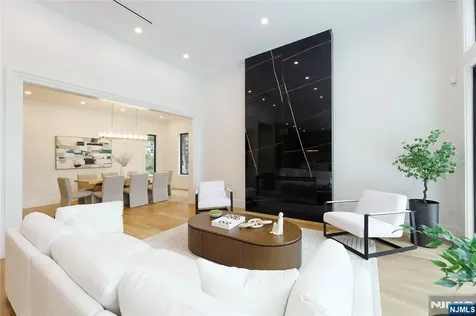84 Depeyster Avenue Tenafly NJ 07670
