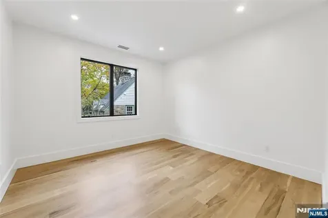 84 Depeyster Avenue Tenafly NJ 07670