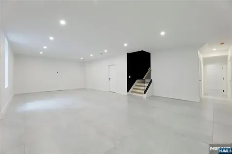 84 Depeyster Avenue Tenafly NJ 07670