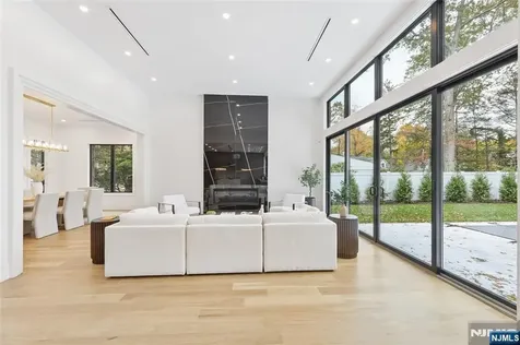 84 Depeyster Avenue Tenafly NJ 07670