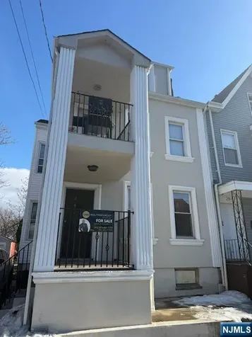 286 6th Street Prospect Park NJ 07508