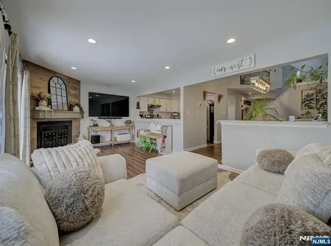 23 Otis Place Verona NJ 07044