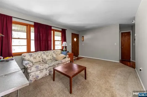 6 Jay Road Vernon NJ 07422