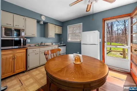 6 Jay Road Vernon NJ 07422