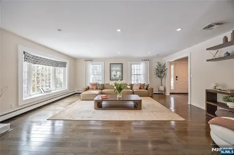 202 Chestnut Ridge Road Saddle River NJ 07458