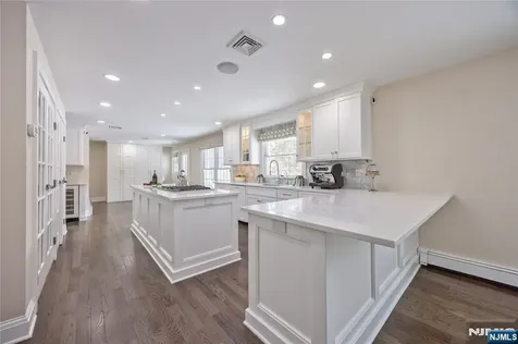 202 Chestnut Ridge Road Saddle River NJ 07458