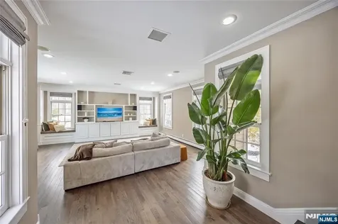 202 Chestnut Ridge Road Saddle River NJ 07458