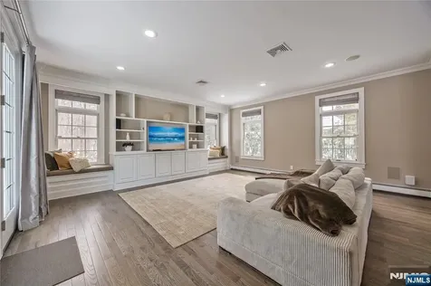 202 Chestnut Ridge Road Saddle River NJ 07458