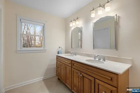 379 Butternut Avenue Wyckoff NJ 07481