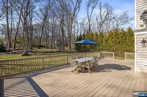 379 Butternut Avenue Wyckoff NJ 07481