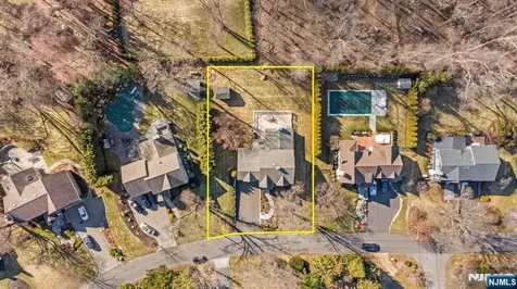 379 Butternut Avenue Wyckoff NJ 07481