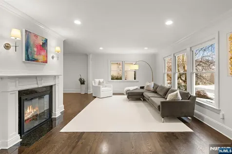 379 Butternut Avenue Wyckoff NJ 07481