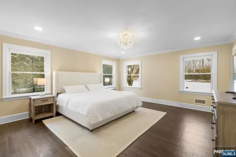379 Butternut Avenue Wyckoff NJ 07481