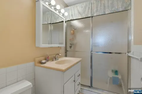 2000 Linwood Avenue Fort Lee NJ 07024