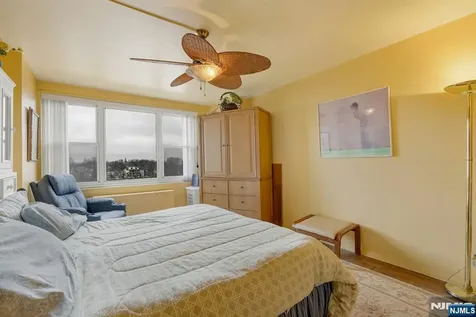 2000 Linwood Avenue Fort Lee NJ 07024
