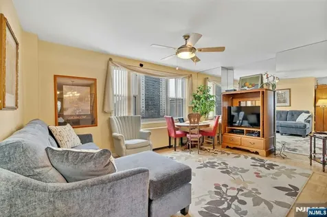 2000 Linwood Avenue Fort Lee NJ 07024
