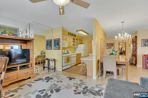 2000 Linwood Avenue Fort Lee NJ 07024