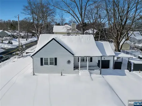 252 Knickerbocker Road Closter NJ 07624