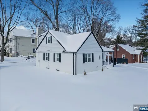 252 Knickerbocker Road Closter NJ 07624