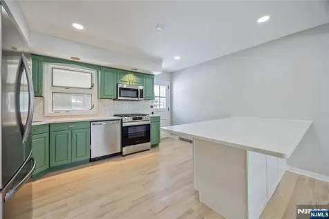 252 Knickerbocker Road Closter NJ 07624