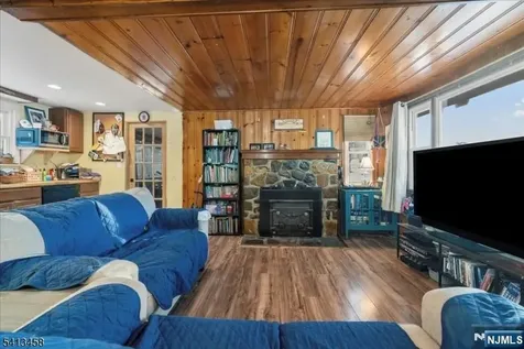 407 Diggles Place Vernon NJ 07422