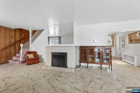 185 Park Avenue Passaic NJ 07055