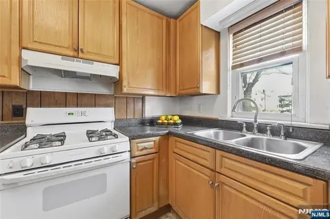 185 Park Avenue Passaic NJ 07055