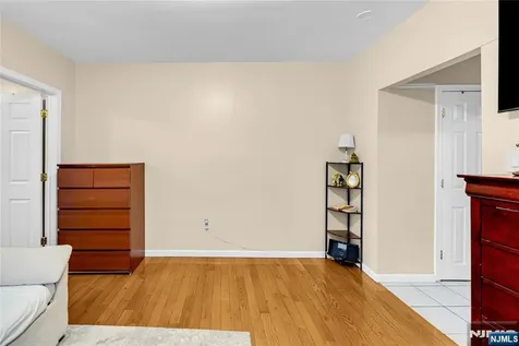 527 34th Street Union City NJ 07087