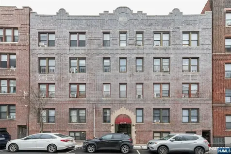 527 34th Street Union City NJ 07087