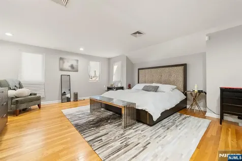 1070 Cumbermeade Road Fort Lee NJ 07024