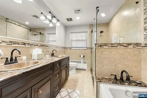 1070 Cumbermeade Road Fort Lee NJ 07024
