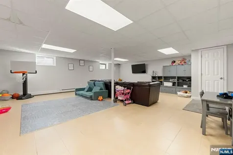 1070 Cumbermeade Road Fort Lee NJ 07024