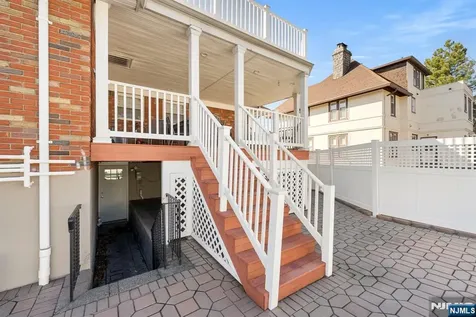 1070 Cumbermeade Road Fort Lee NJ 07024