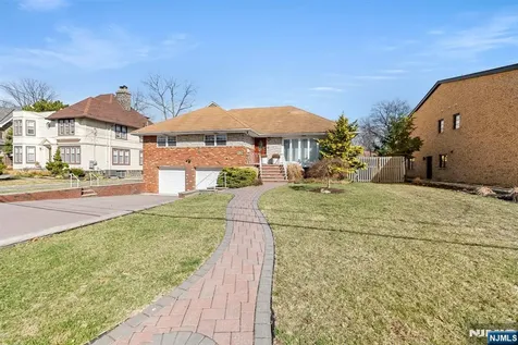 1070 Cumbermeade Road Fort Lee NJ 07024