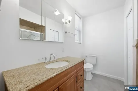 693 8th Street Newark NJ 07107