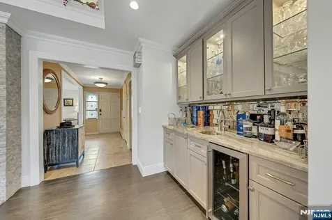 379 W Shore Drive Wyckoff NJ 07481
