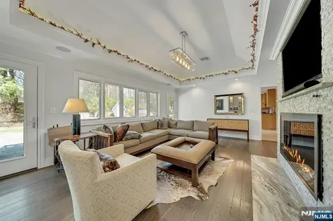 379 W Shore Drive Wyckoff NJ 07481