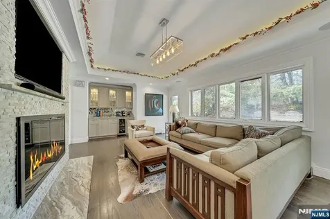 379 W Shore Drive Wyckoff NJ 07481