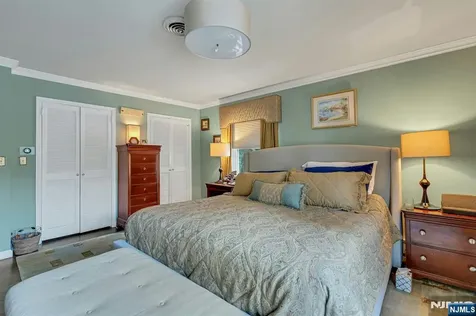 379 W Shore Drive Wyckoff NJ 07481